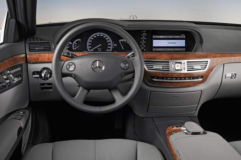 Mercedes-Benz SE