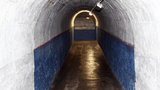 V tunelu metra, ve Strahovském tunelu a dalších úkrytech: Kde a kolik Pražanů by se před válkou schovalo?