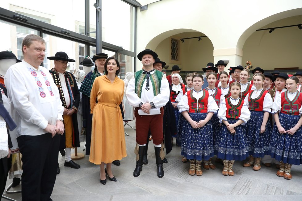 Folklórní den ve Sněmovně - Radek Vondráček (ANO) a Markéta Pekarová Adamová (TOP 09)(27.2.2024)