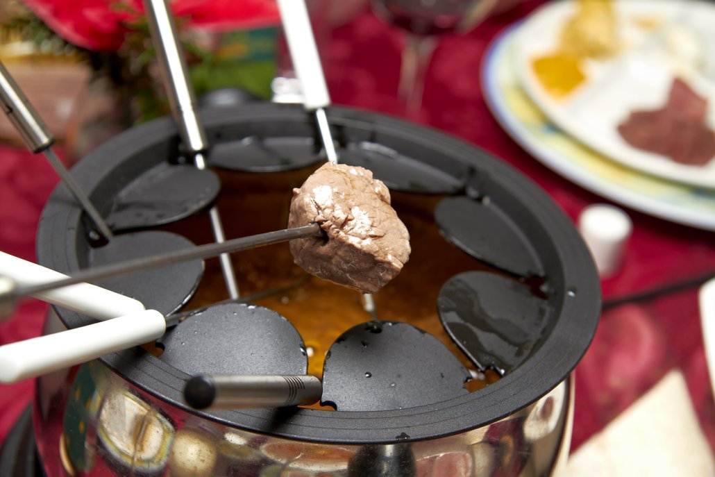 Fondue je výtečné z masa hovězího, vepřového i drůbežího