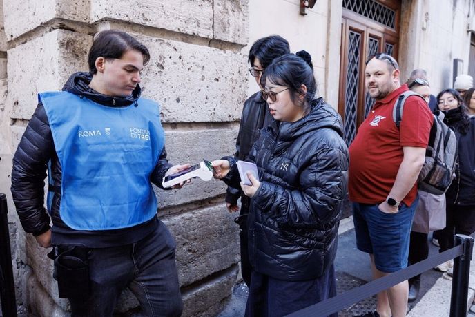 Na místě můžete zaplatit pouze kartou. Na místě můžete zaplatit pouze kartou.