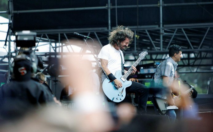 Foo Fighters se chystají do Prahy se svým sólovým koncertem. Předprodej vstupenek bude od 3. března.