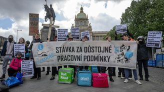 Protestujeme! Za lepší podmínky přišlo manifestovat 19 kurýrů z několika tisíc