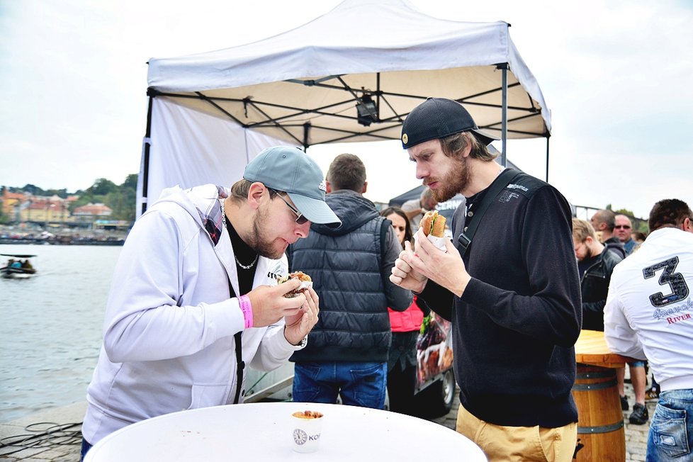 Food Truck festival přilákal stovky Pražanů.
