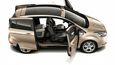 Ford B-Max: Loni automobilka v Ženevě ukázala studii, letos se představí sériová verze. Nový model slibuje nízkou spotřebu a díky unikátnímu systému dveří, kdy výrobce vypustil B-sloupek, také příkladně jednoduchý přístup do interiéru. Pod kapotou najdeme nový litrový tříválec 1.0 EcoBoost s maximálním výkonem 120 k, který si podle oficiálních údajů vystačí v kombinovaném provozu se spotřebou 4,9 l/100 km. Alternativou v nabídce motorizací se stane jedna-šestka TDCi nabízející 95 k a průměrnou spotřebu rovné čtyři litry.
