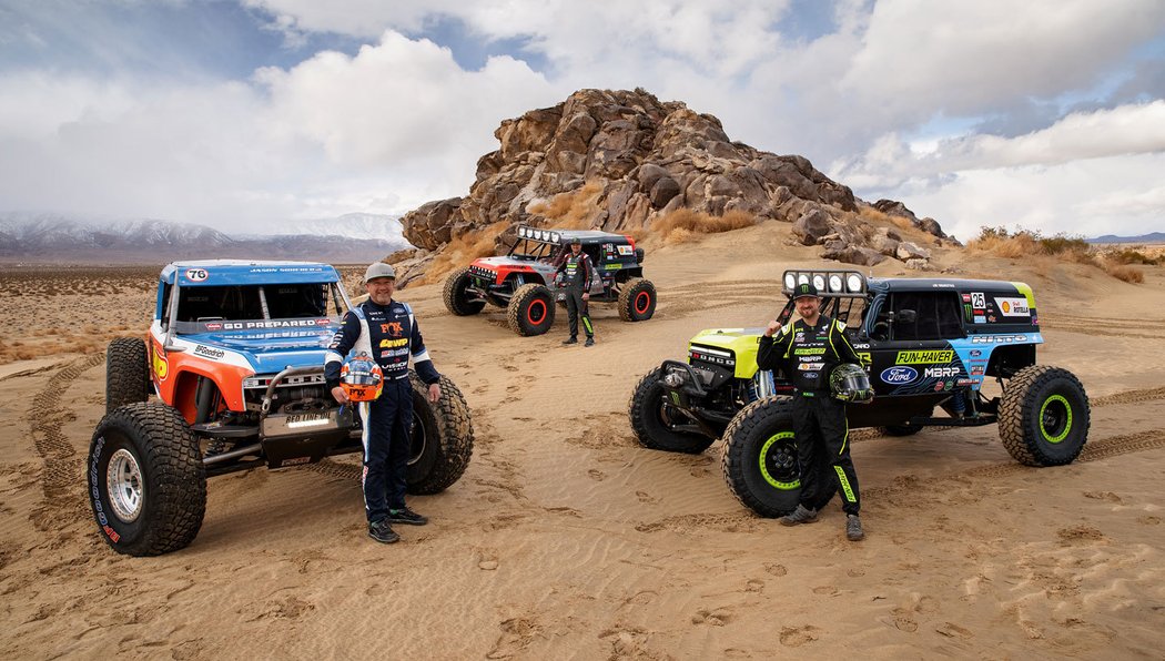 Ford Bronco 4400 series race truck