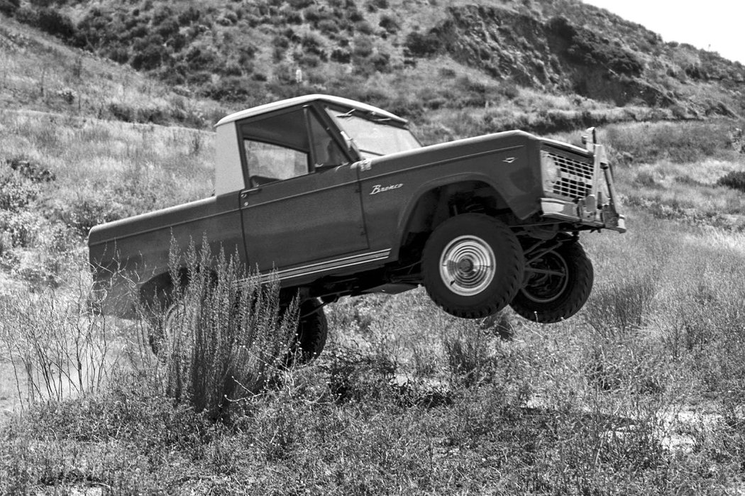 Ford Bronco Half Cab  (1966)