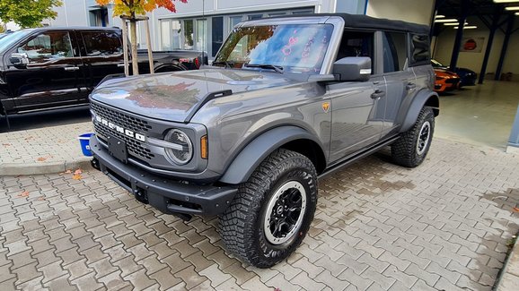 Ford Bronco už si můžete koupit i v Česku. Kde a za kolik? 