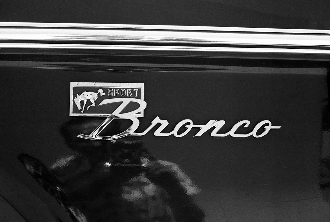 1967 Ford Bronco logo