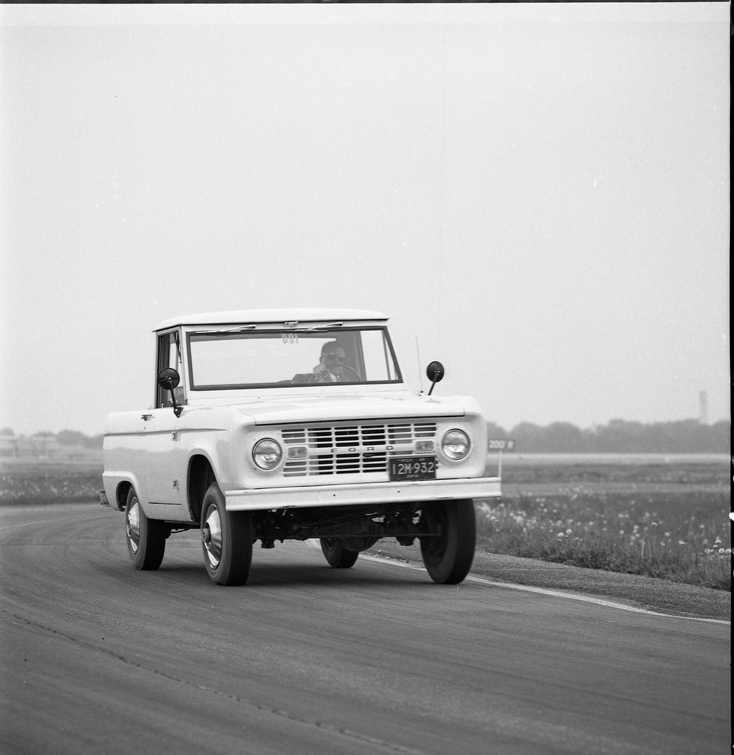 1966 Ford Bronco Offroad