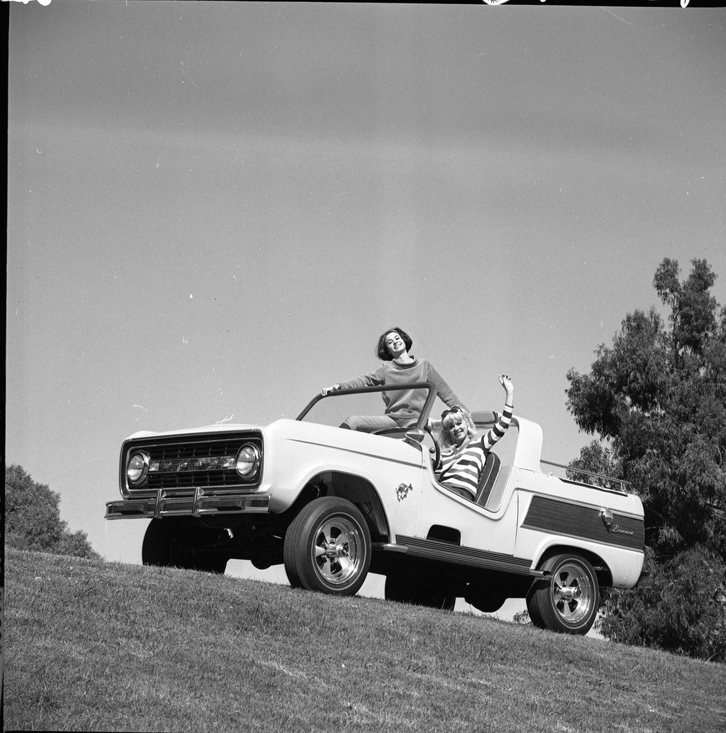 1966 Ford Bronco Offroad