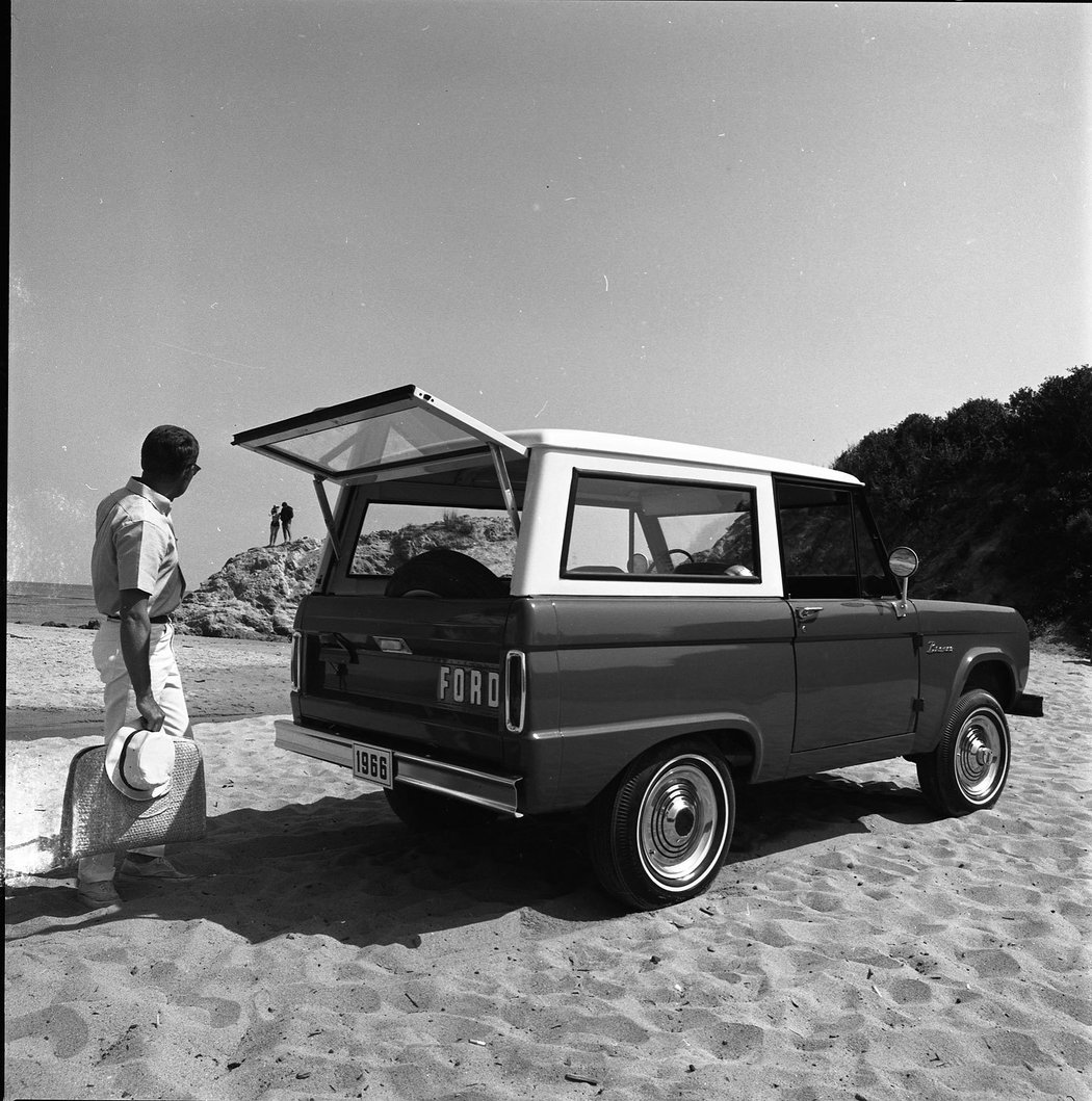 1966 Ford Bronco Offroad