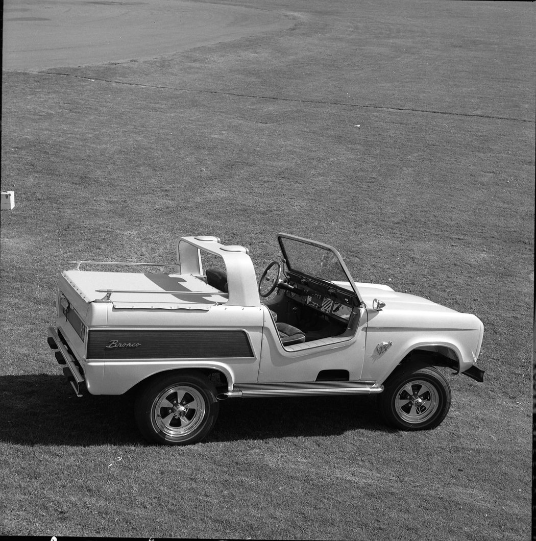 1966 Ford Bronco Offroad