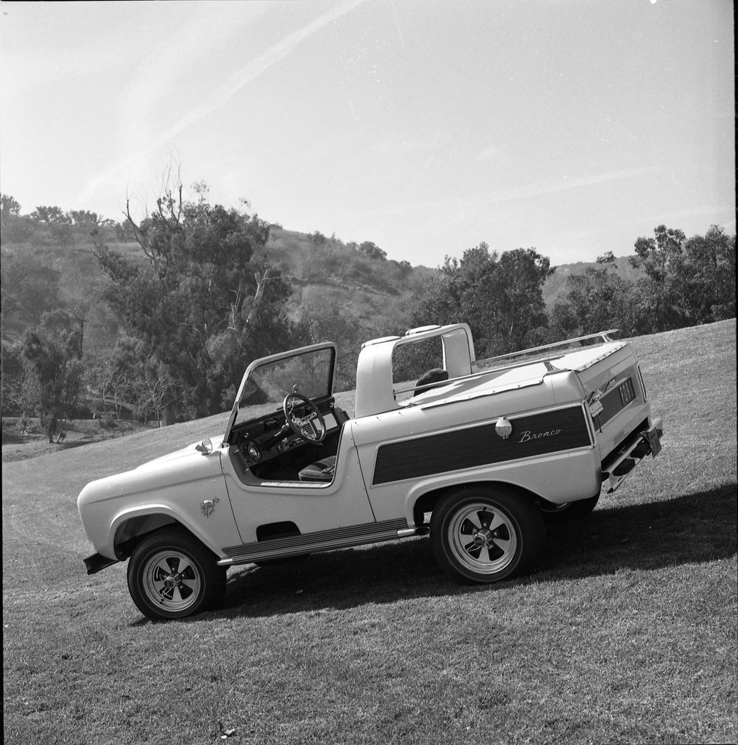 1966 Ford Bronco Offroad