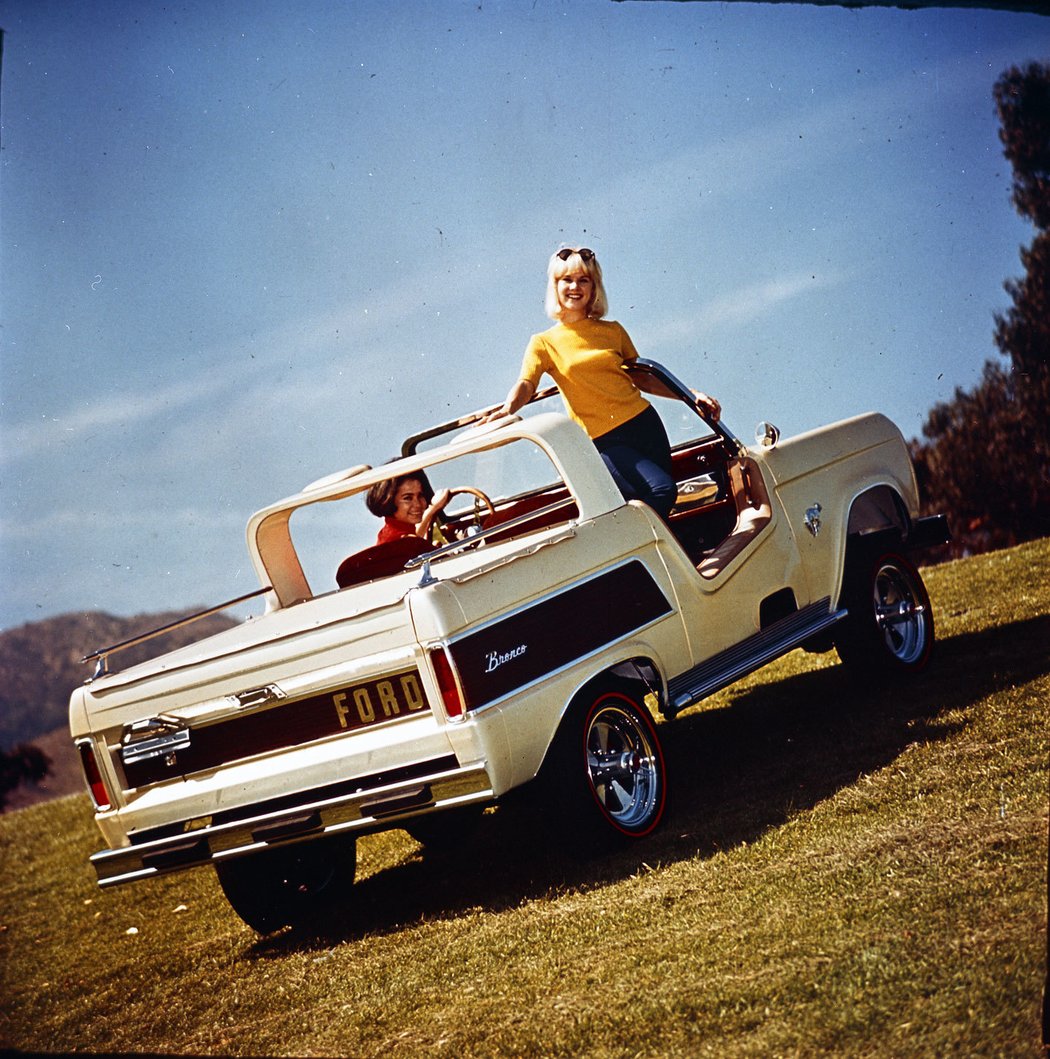 1966 Ford Bronco Offroad