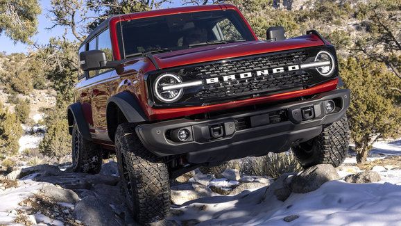 Ford opět vylepšuje nové Bronco, upravený podvozek slibuje vyšší odolnost