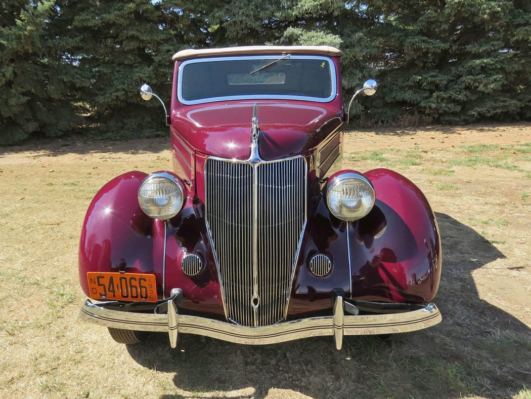 Ford Cabriolet Rumble Seat Convertible (1936)