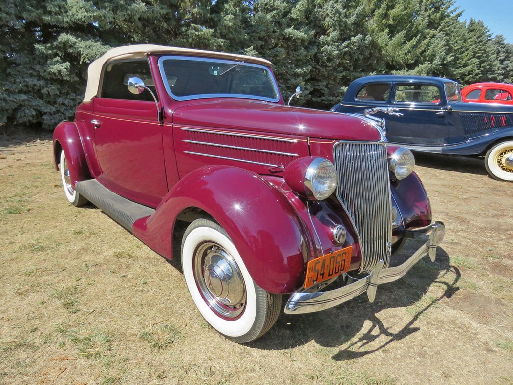 Ford Cabriolet Rumble Seat Convertible (1936)