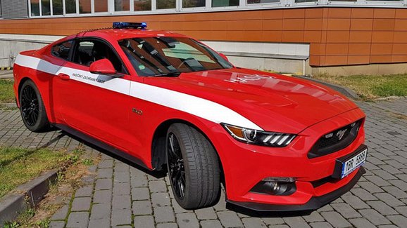 Hasiči mají novou střelu. Na Ford Mustang čekají neobvyklé testy