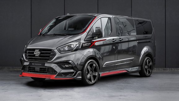 Sportovní dodávka? Známý úpravce nabízí agresivní body kit pro Ford Tourneo Custom