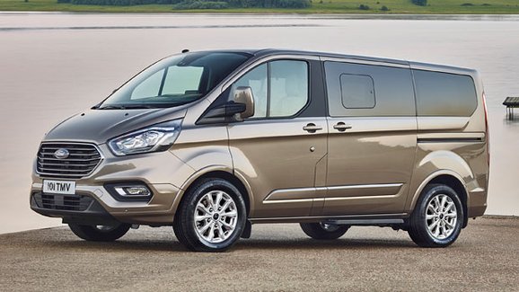 Nový Ford Tourneo Custom chce být luxusní dodávkou. Nabídne i vzduchový podvozek