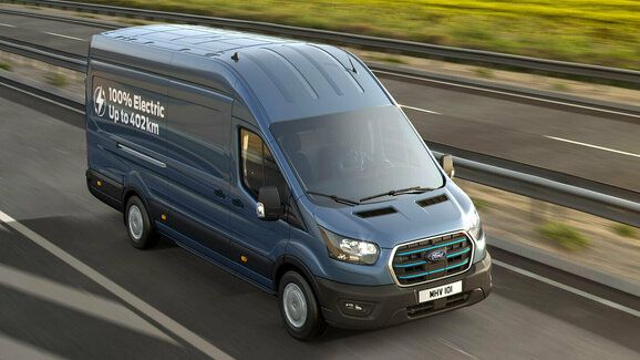 Ford E-Transit teď dojede dál. Nová varianta s větší baterií zvládne až 402 km