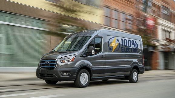 Elektrický Ford E-Transit slibuje nadstandardní dojezd a vyšší produktivitu