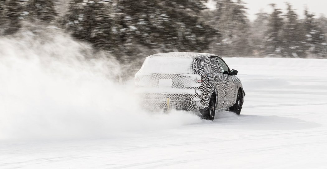 Ford potrápil elektrické SUV inspirované Mustangem v mrazech