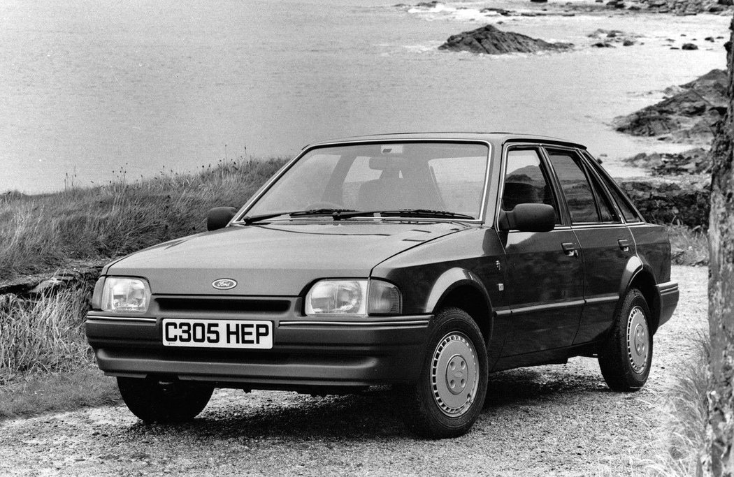 Ford Escort Ghia (1986)