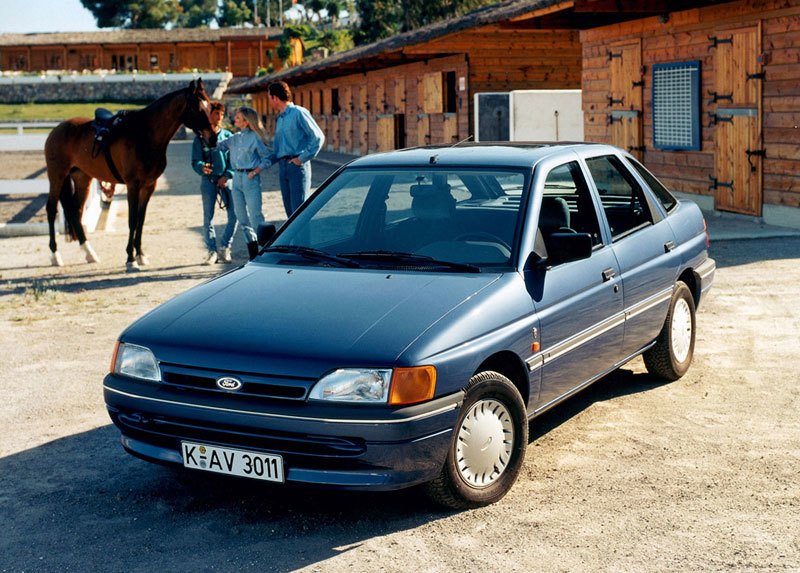 Ford Escort Ghia (1990)