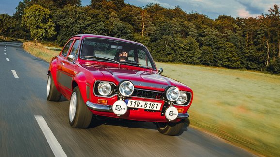 Ford Escort RS2000 byl skoro soutěžní speciál. Tohle je jeden z nejhezčích kousků v Česku