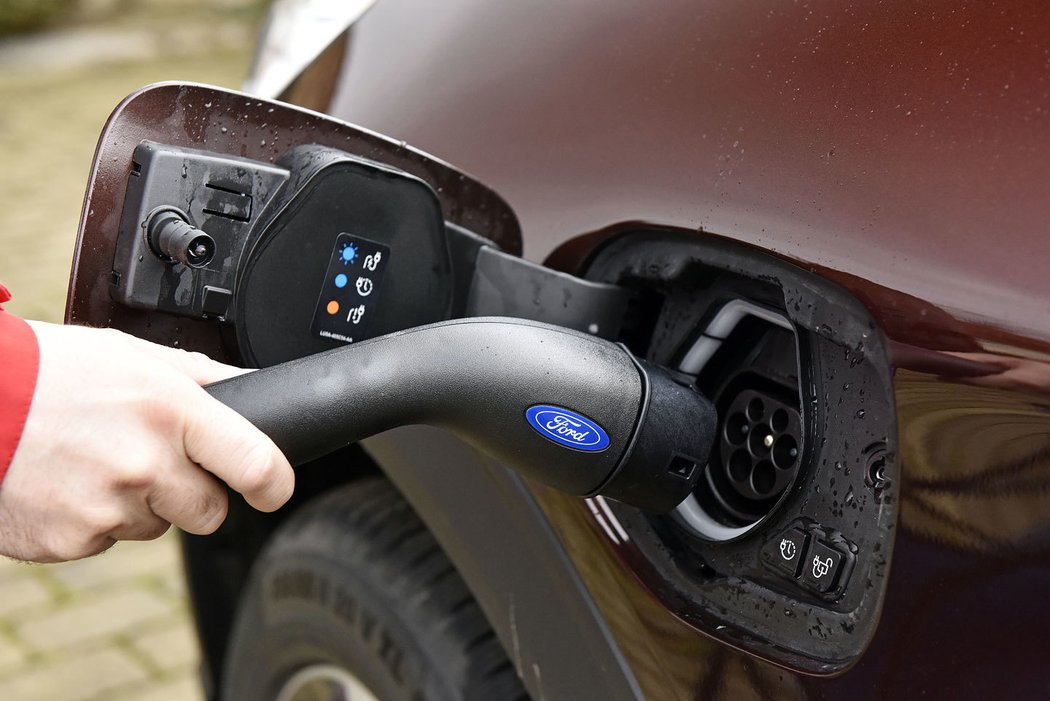 Ford Explorer Plug-in Hybrid AWD