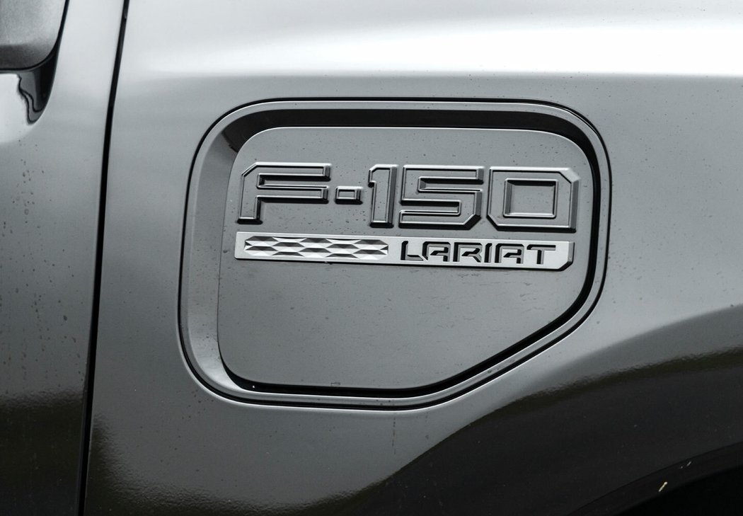 Ford F-150 Lightning Lariat