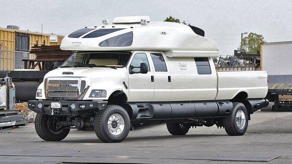  Ford F-750 World Cruiser překonává všechny představy o obytných autech  