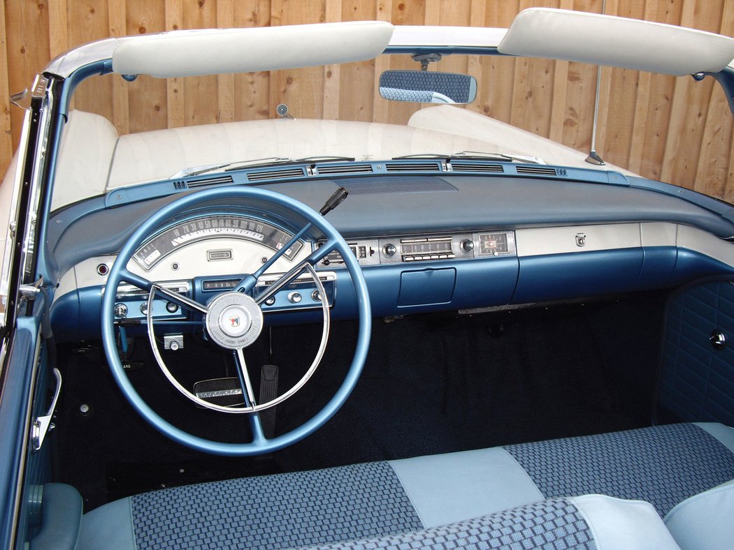 Ford Fairlane 500 Skyliner Retractable Hardtop (1957)