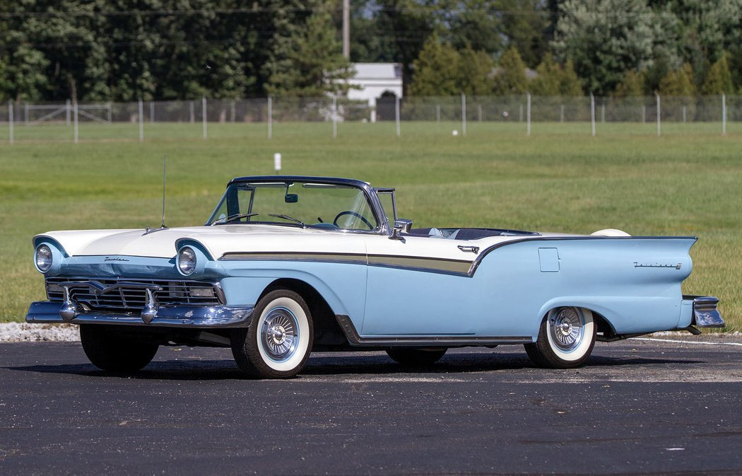 Ford Fairlane 500 Skyliner Retractable Hardtop (1957)