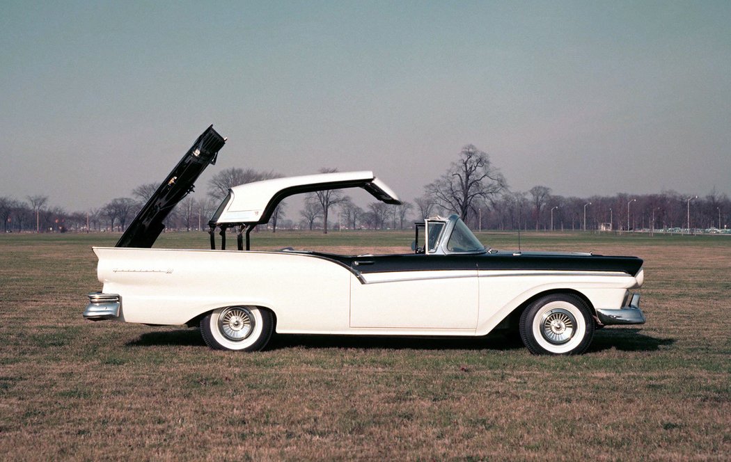 Ford Fairlane 500 Skyliner Retractable Hardtop (1957)