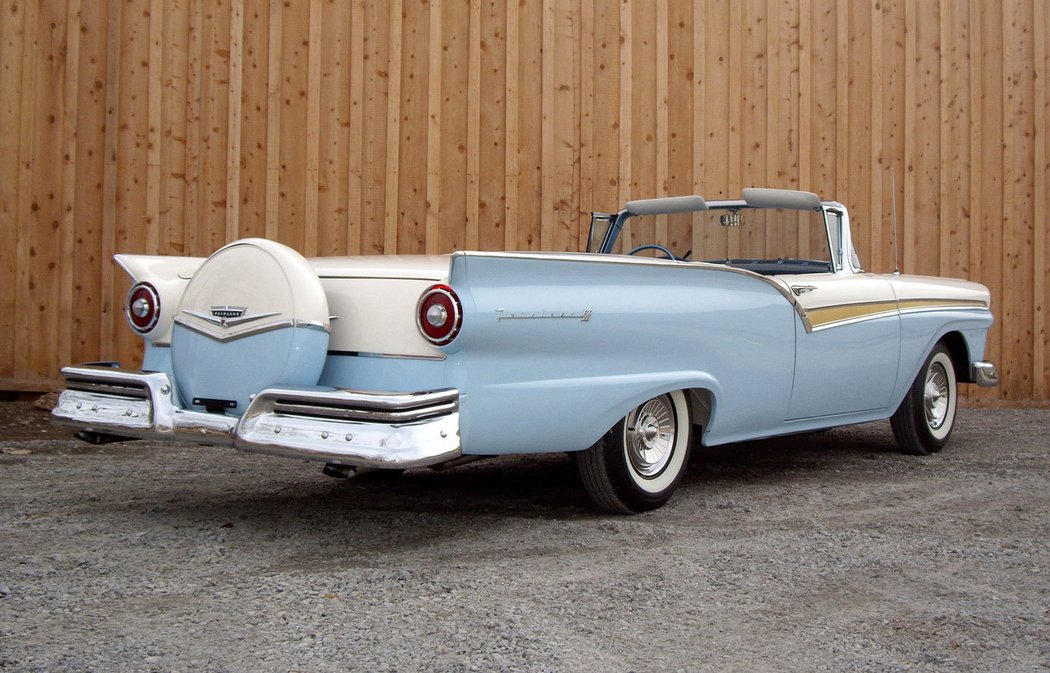 Ford Fairlane 500 Skyliner Retractable Hardtop (1957)