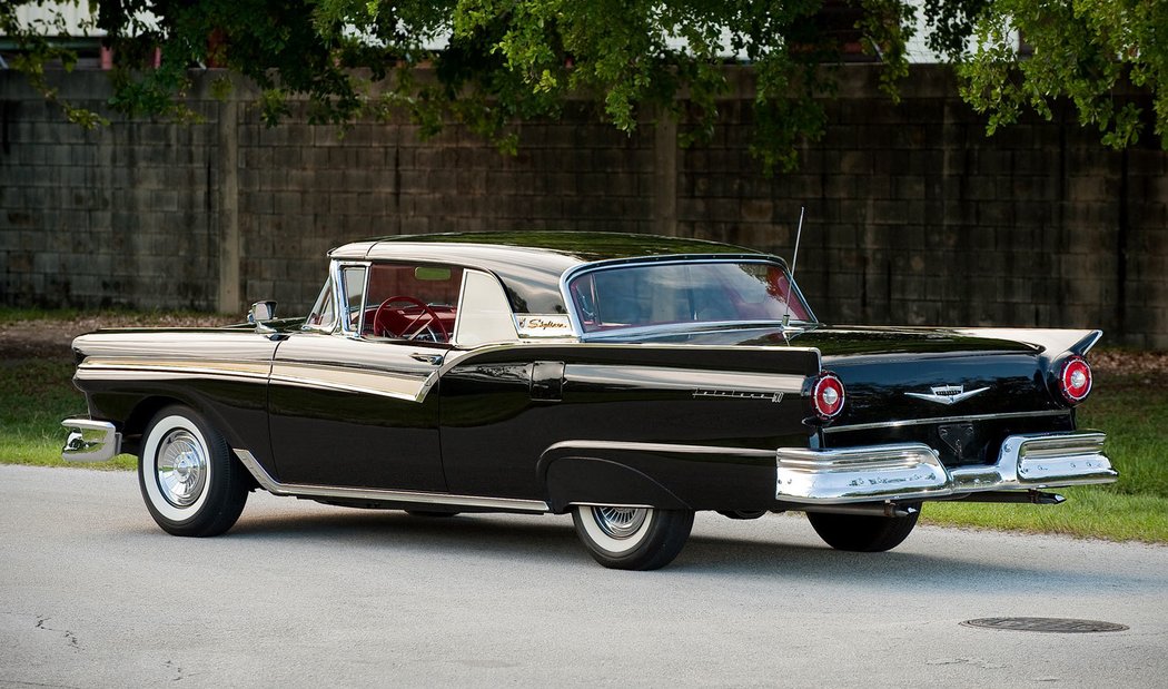 Ford Fairlane 500 Skyliner Retractable Hardtop (1957)