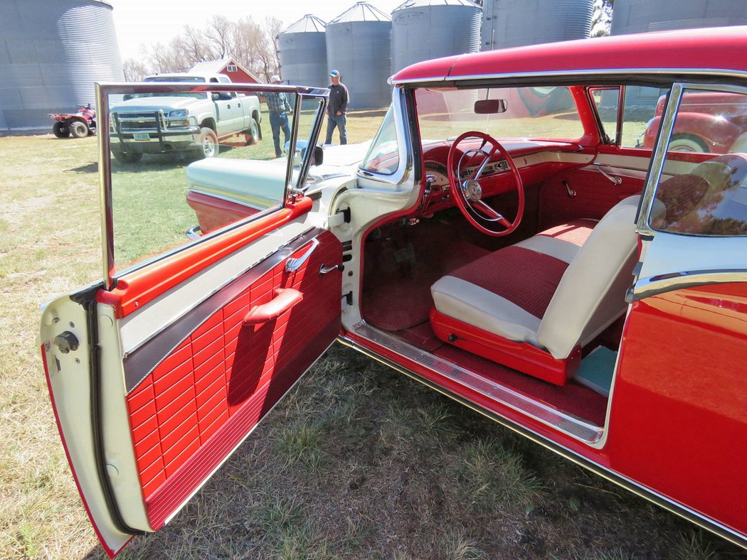 Ford Fairlane 500 Skyliner Retractable Hardtop (1957)