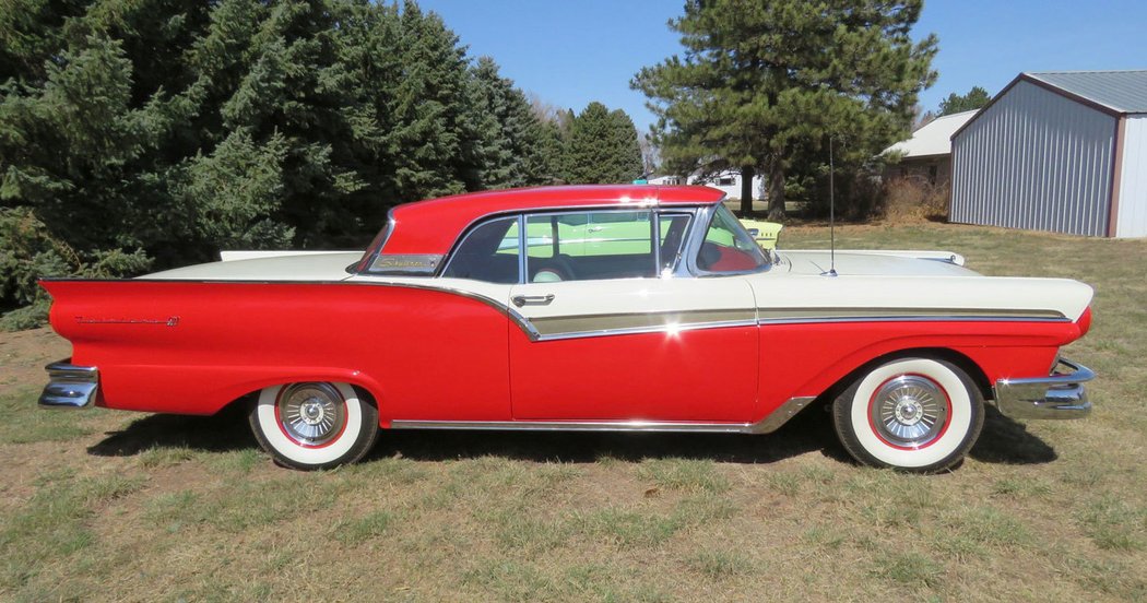 Ford Fairlane 500 Skyliner Retractable Hardtop (1957)