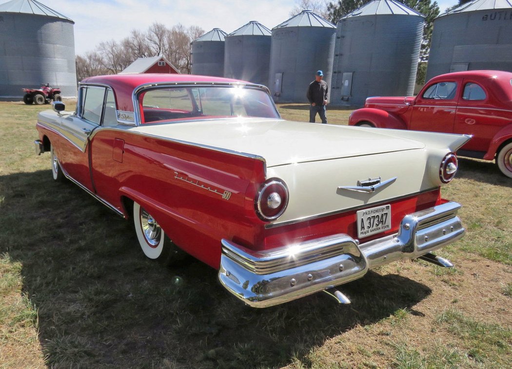 Ford Fairlane 500 Skyliner Retractable Hardtop (1957)