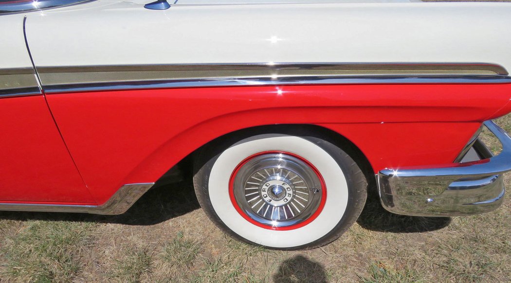 Ford Fairlane 500 Skyliner Retractable Hardtop (1957)