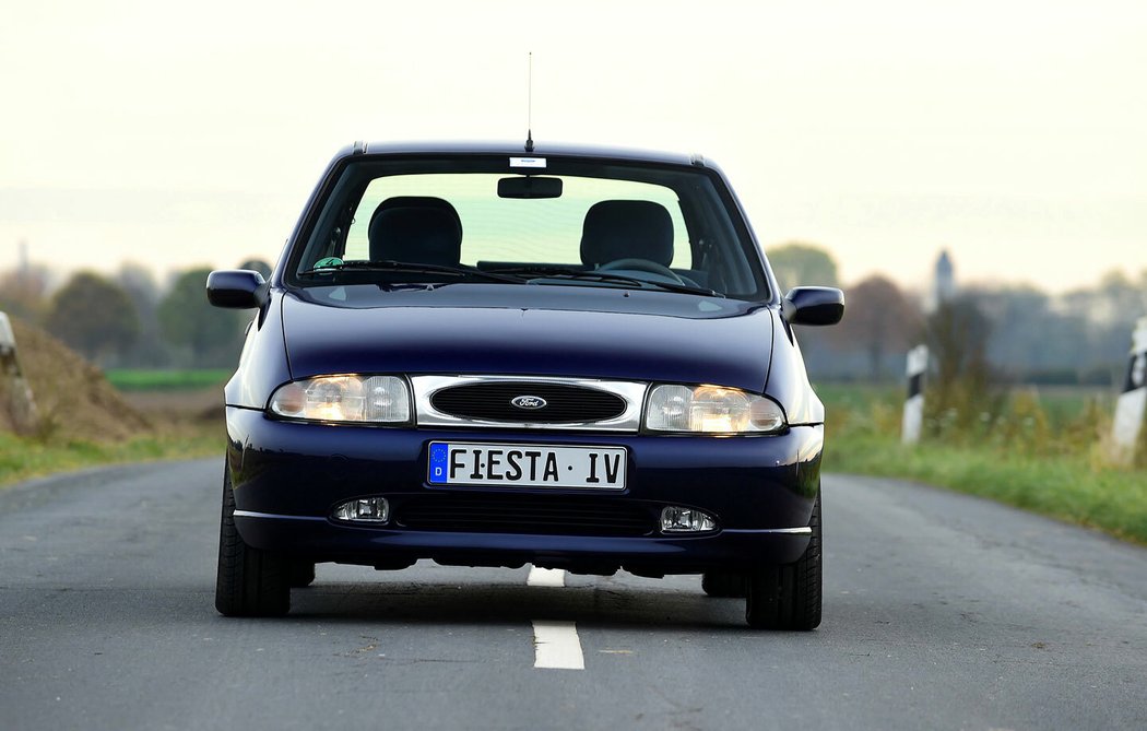 Ford Fiesta Ghia 5D (1995)