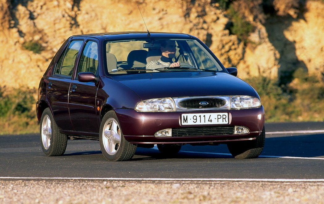 Ford Fiesta Ghia 5D (1995)