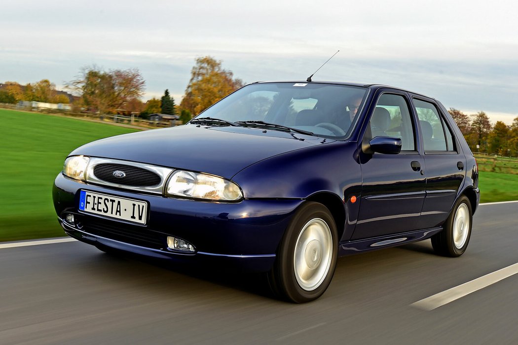 Ford Fiesta Ghia 5D (1995)