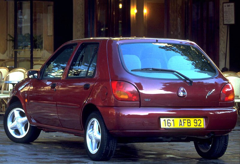 Ford Fiesta Ghia 5D (1995)