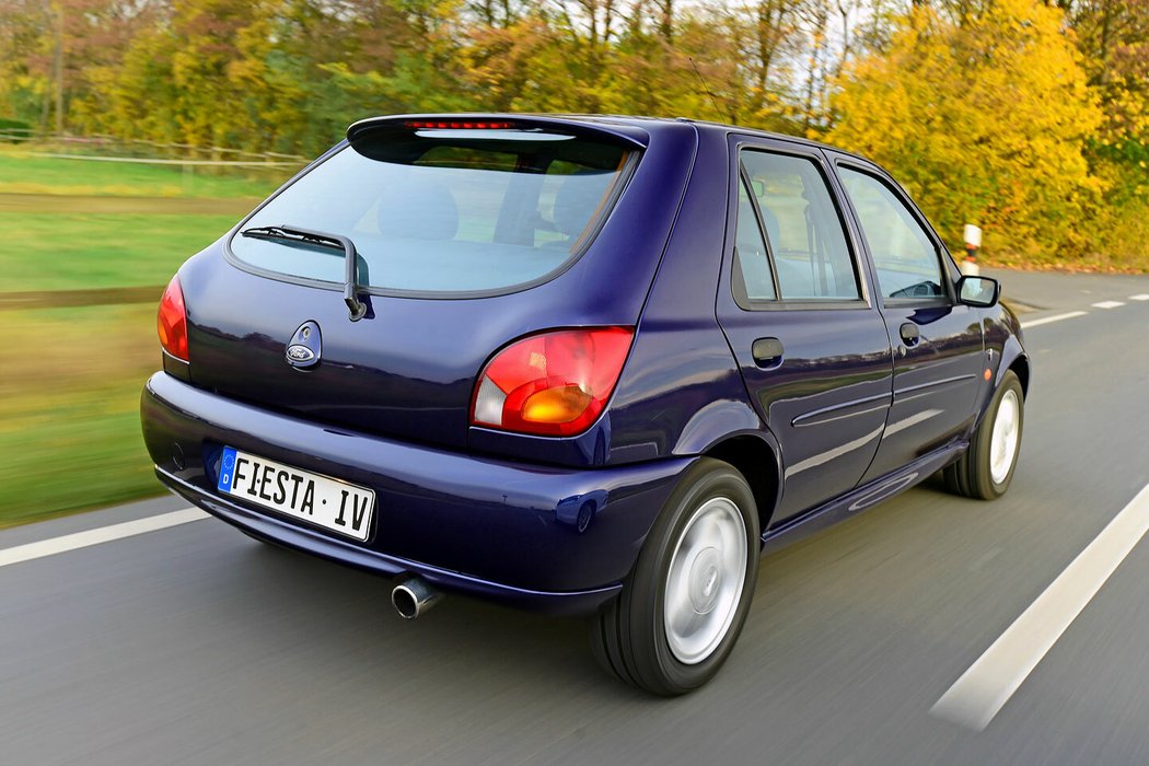 Ford Fiesta Ghia 5D (1995)