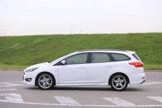 Ford Focus kombi 1.5 EcoBoost ST-Line