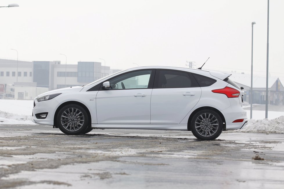 Ford Focus kombi 1.5 EcoBoost ST-Line